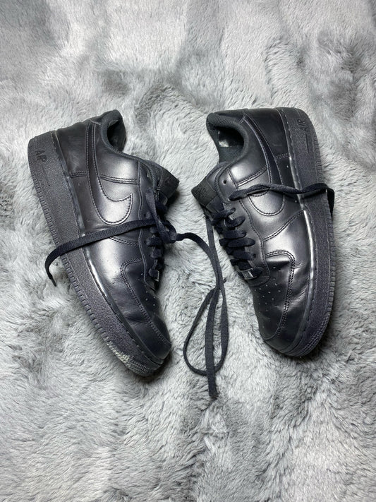 N!KE ( Size 42.5 - 43 / 8.5 - 9 )