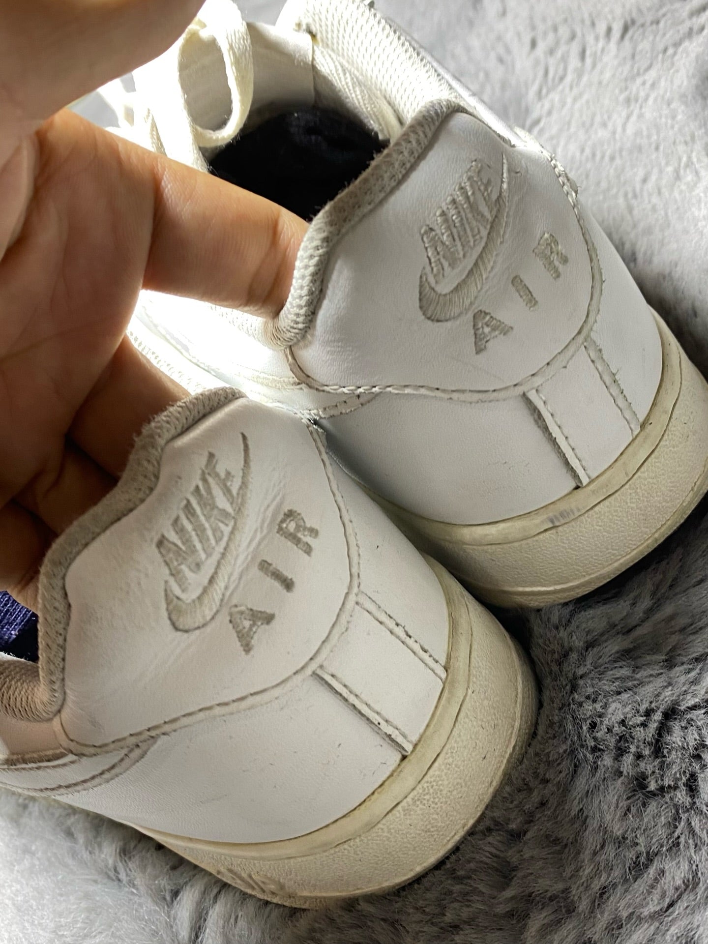 N!KE ( Size 42.5 - 43 / 8.5 - 9 )