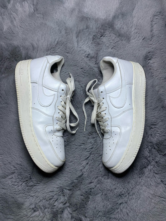 N!KE ( Size 42.5 - 43 / 8.5 - 9 )