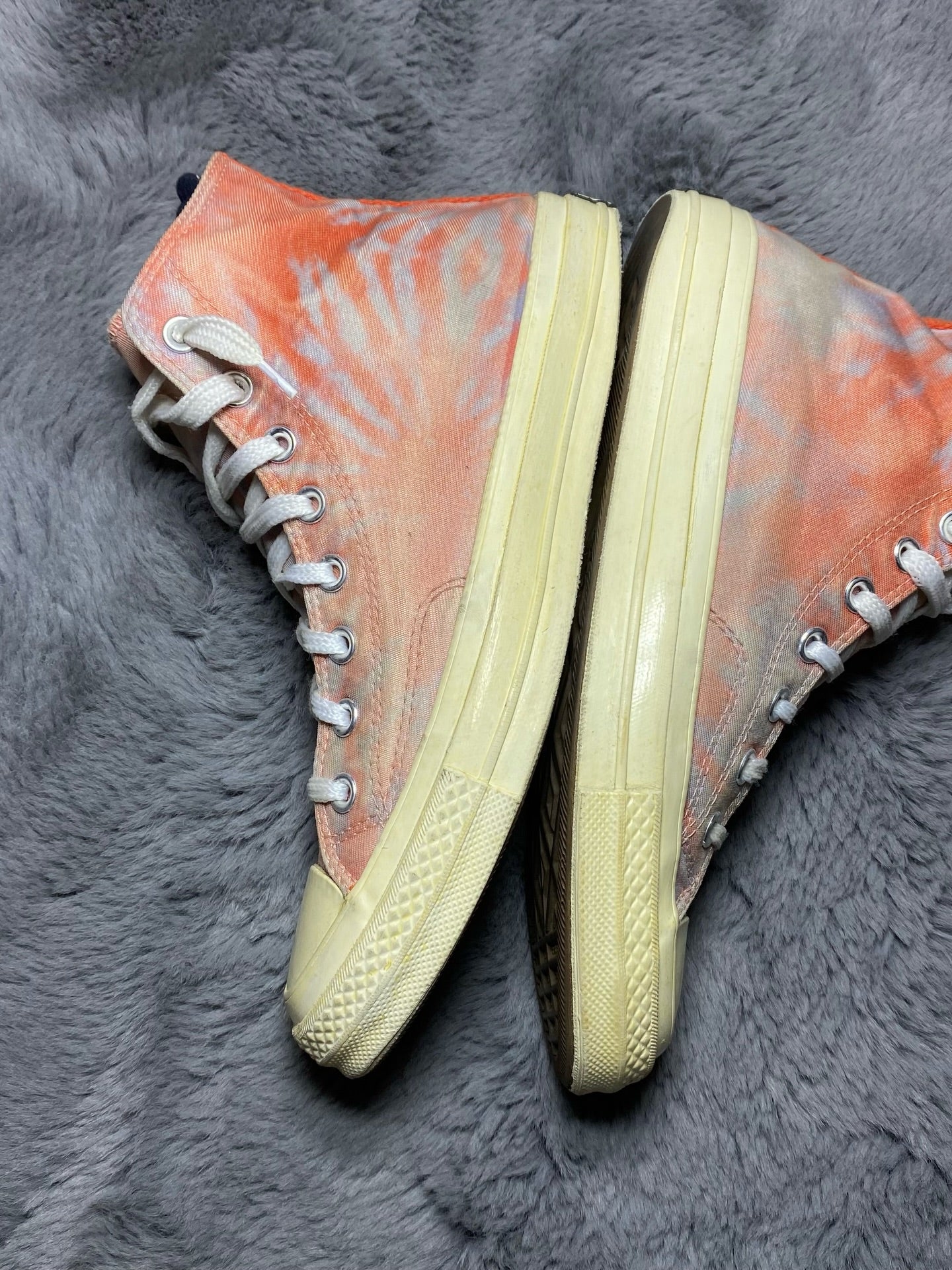 Converse ( Size 42 / 8.5 )