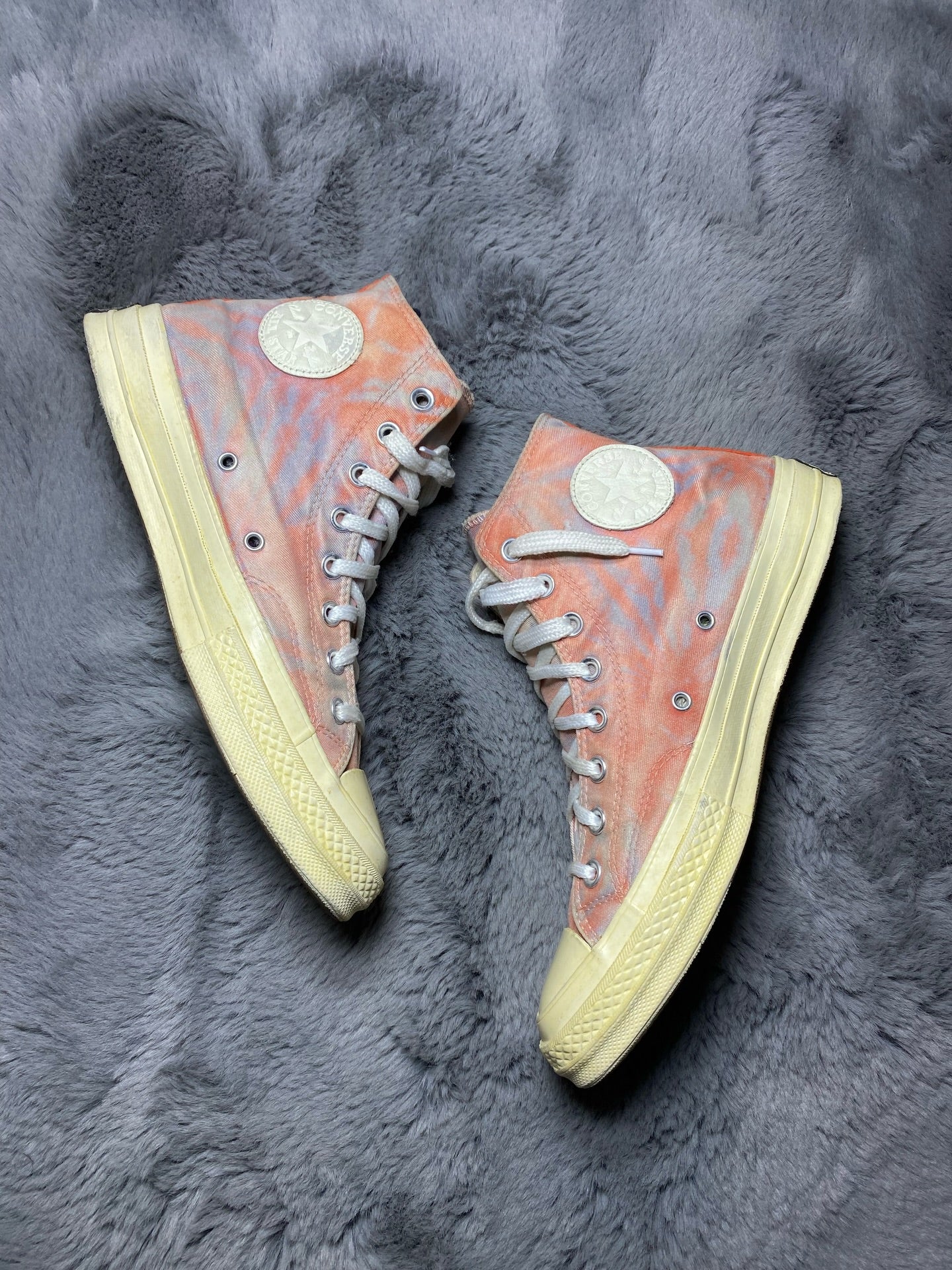 Converse ( Size 42 / 8.5 )