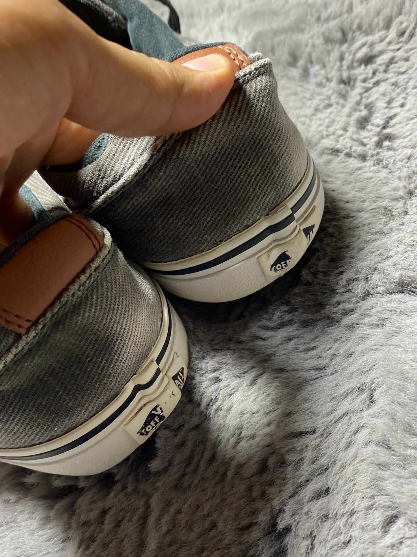 VANS ( Size 42 / 8 )