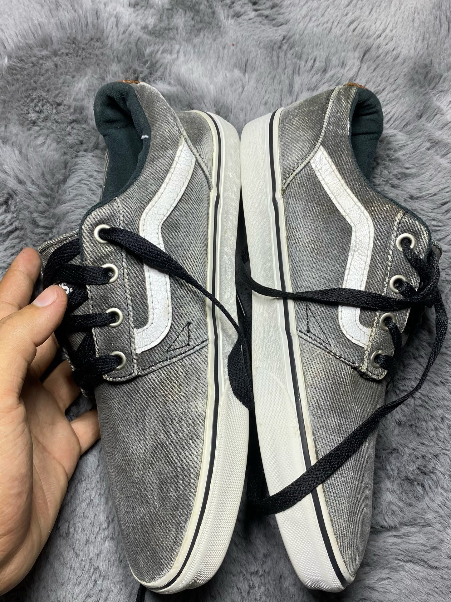 VANS ( Size 42 / 8 )
