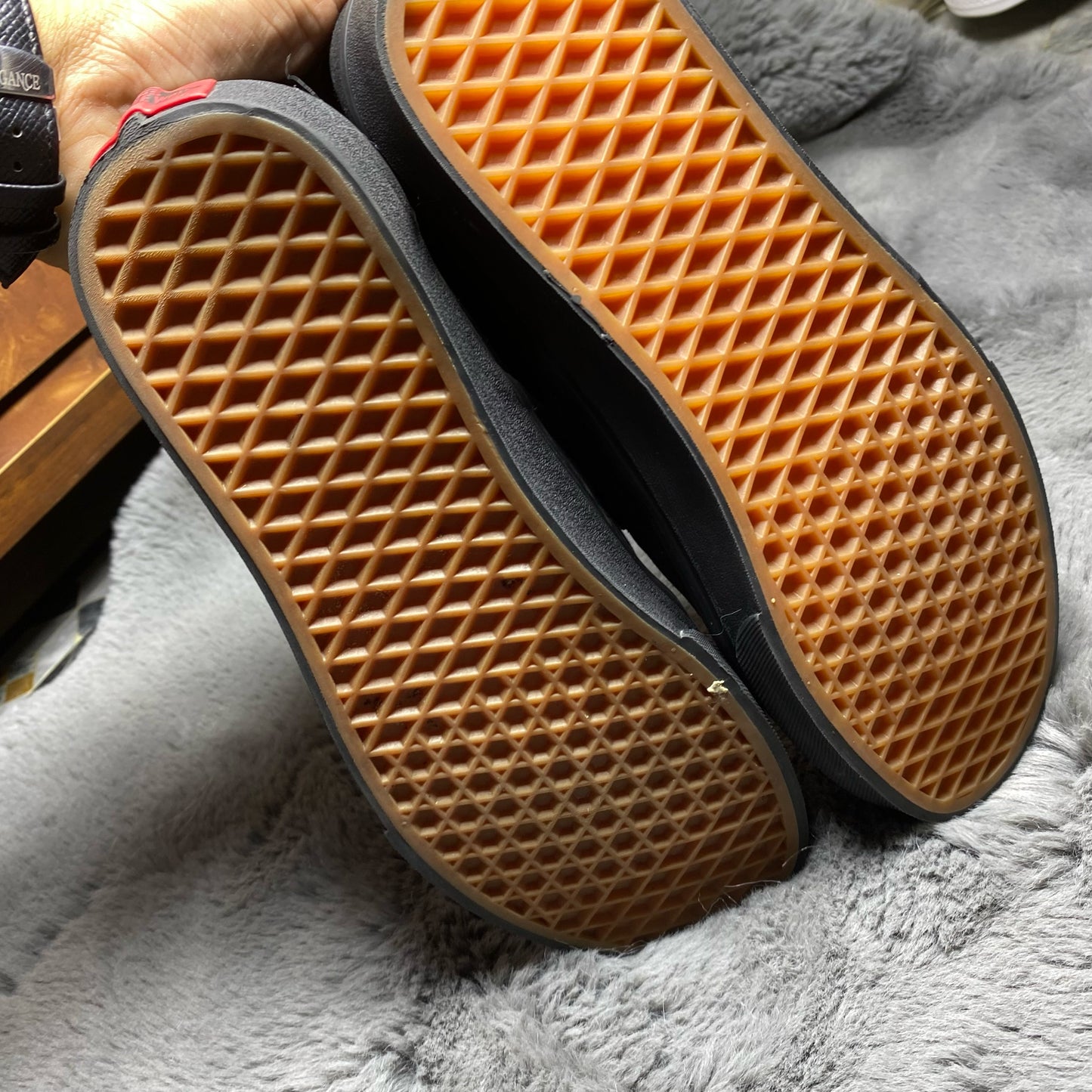 VANS ( Size 42.5-43 /  8.5 )