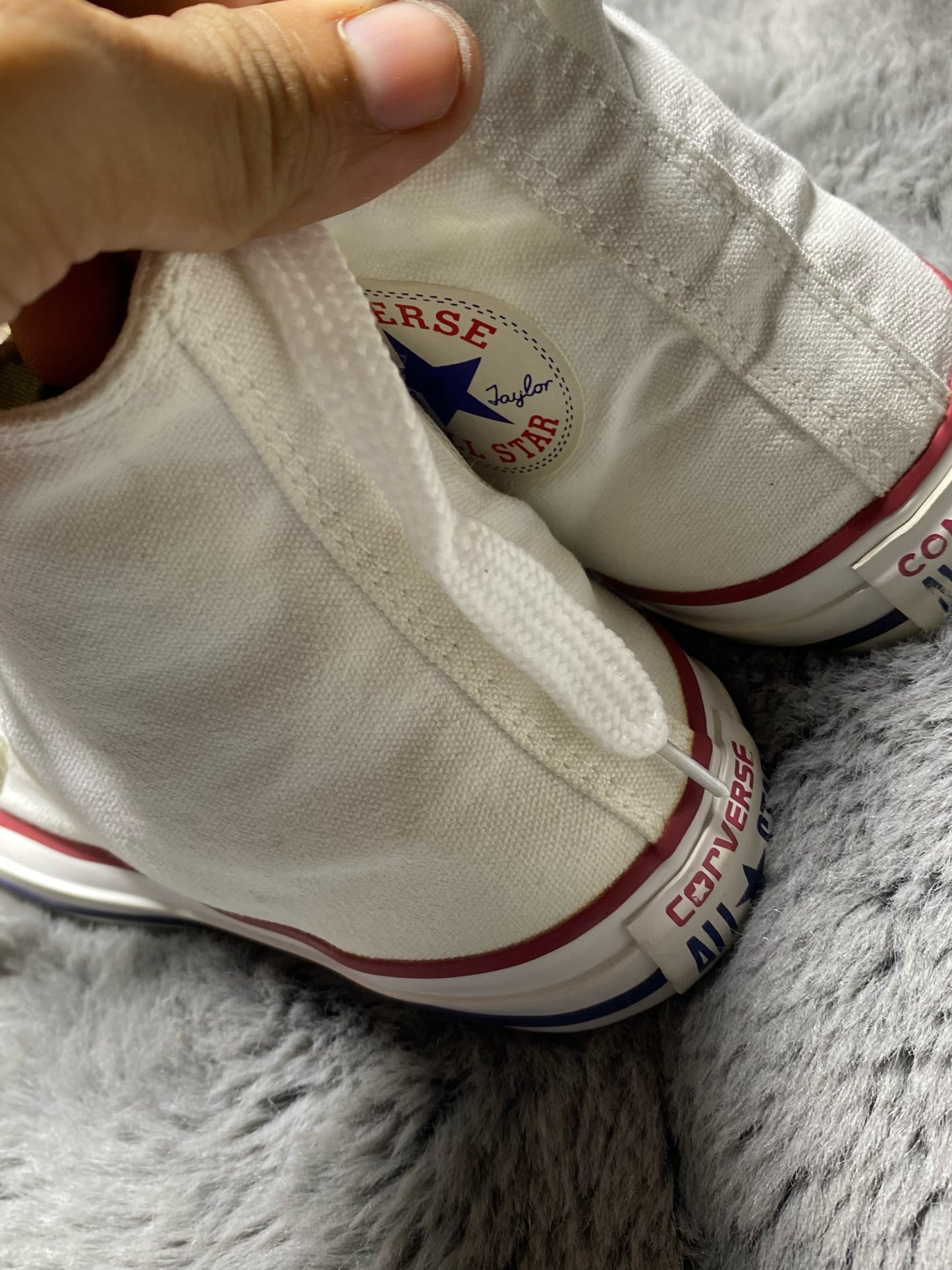 Converse ( Size 37 / 4.5 )