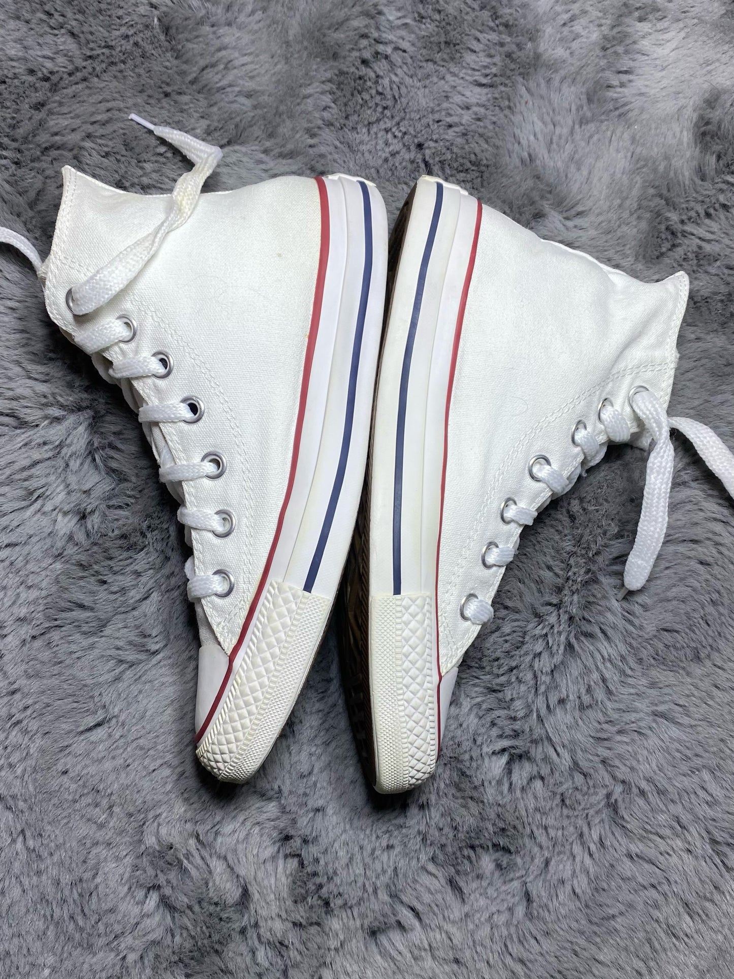 Converse ( Size 37 / 4.5 )