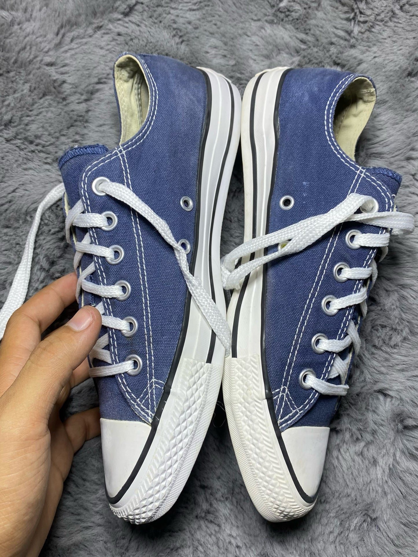 Converse ( Size 41 / 8 )