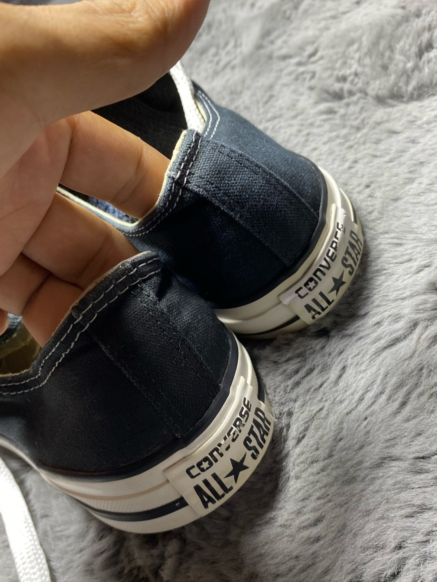 Converse ( Size 42.5 - 43 / 8.5 - 9 )