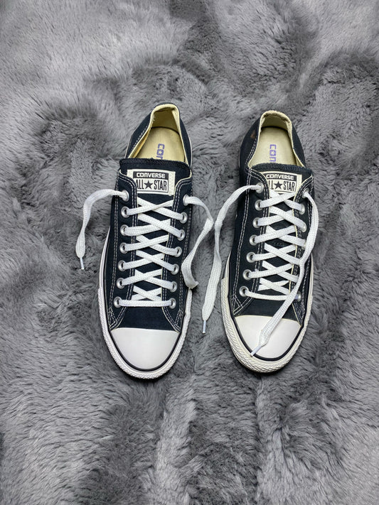 Converse ( Size 42.5 - 43 / 8.5 - 9 )