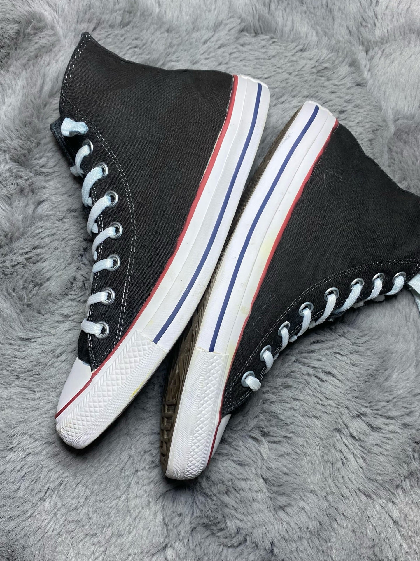 Converse ( Size 41 / 7.5 )