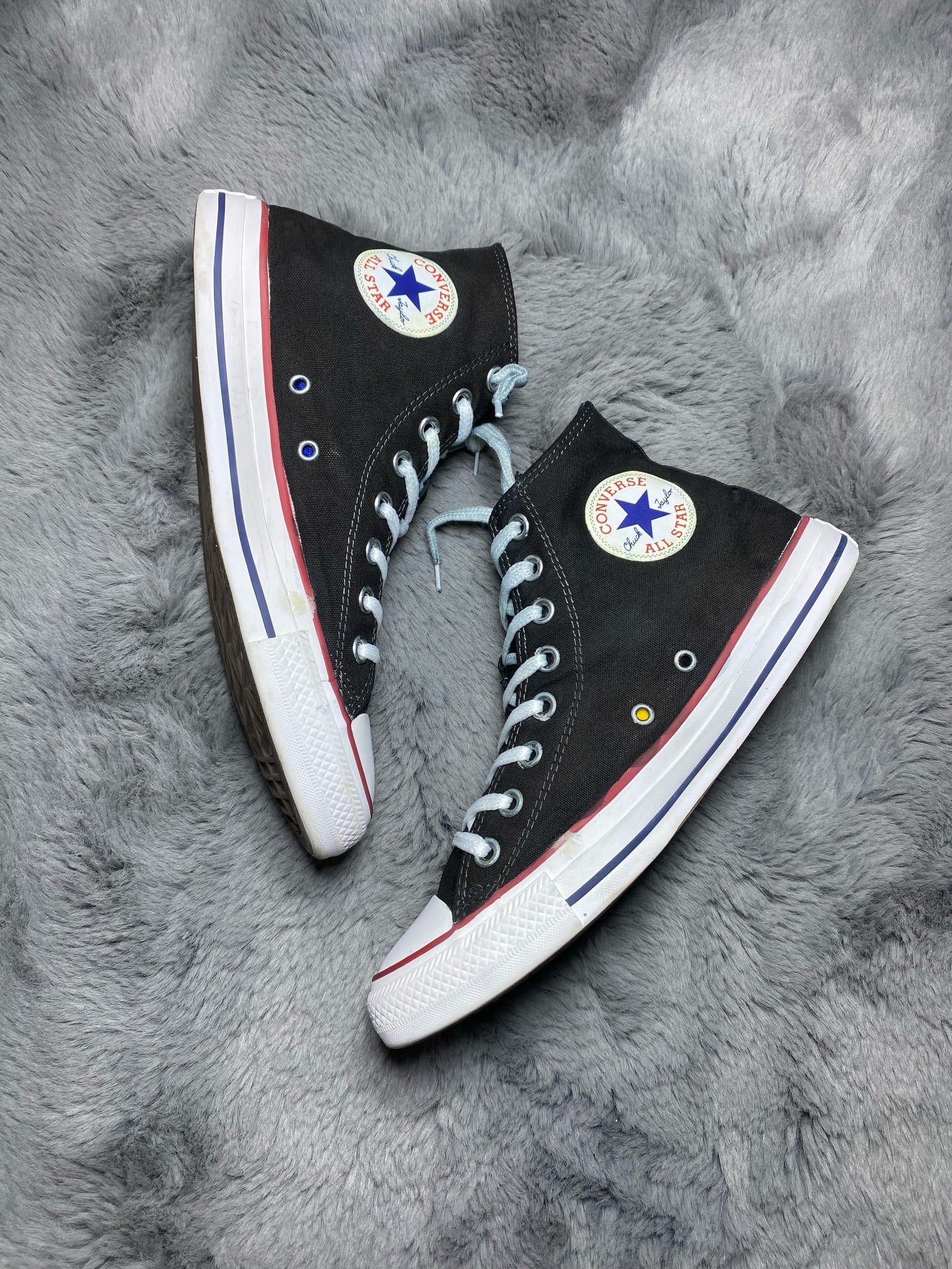 Converse ( Size 41 / 7.5 )