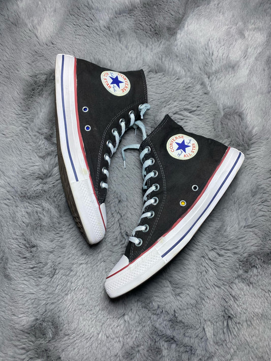 Converse ( Size 41 / 7.5 )