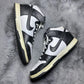 N!KE ( Size 45 / 11 )