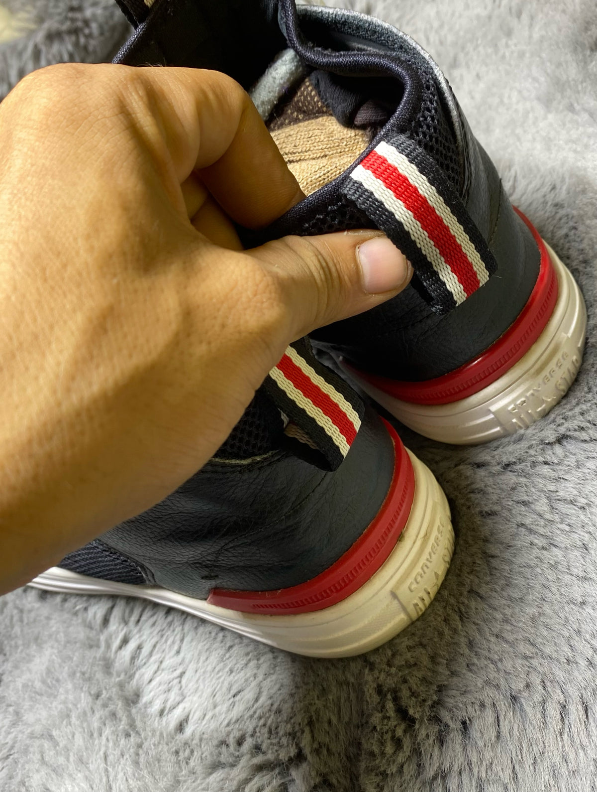 Converse ( Size 41 / 7.5 )