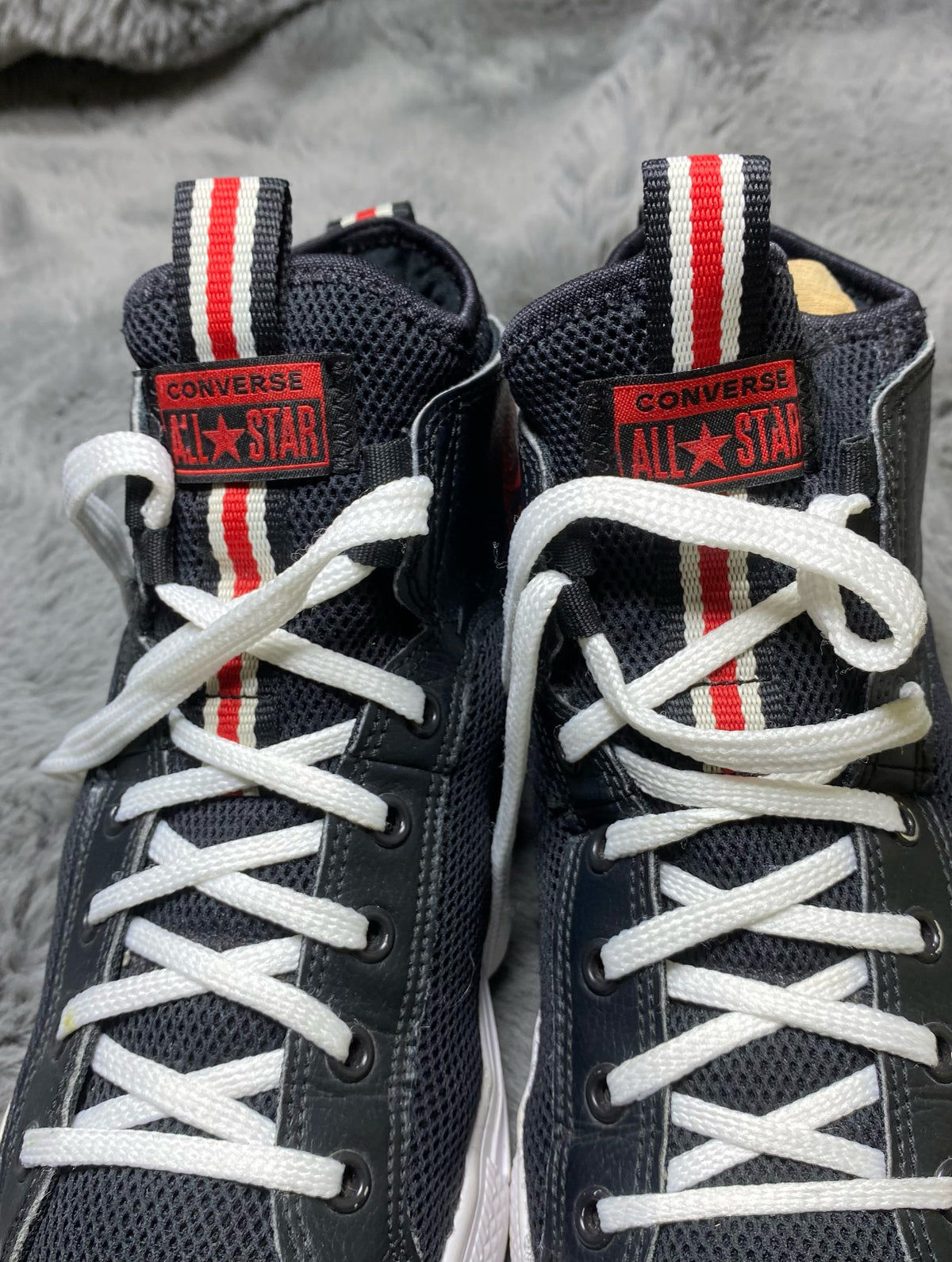 Converse ( Size 41 / 7.5 )