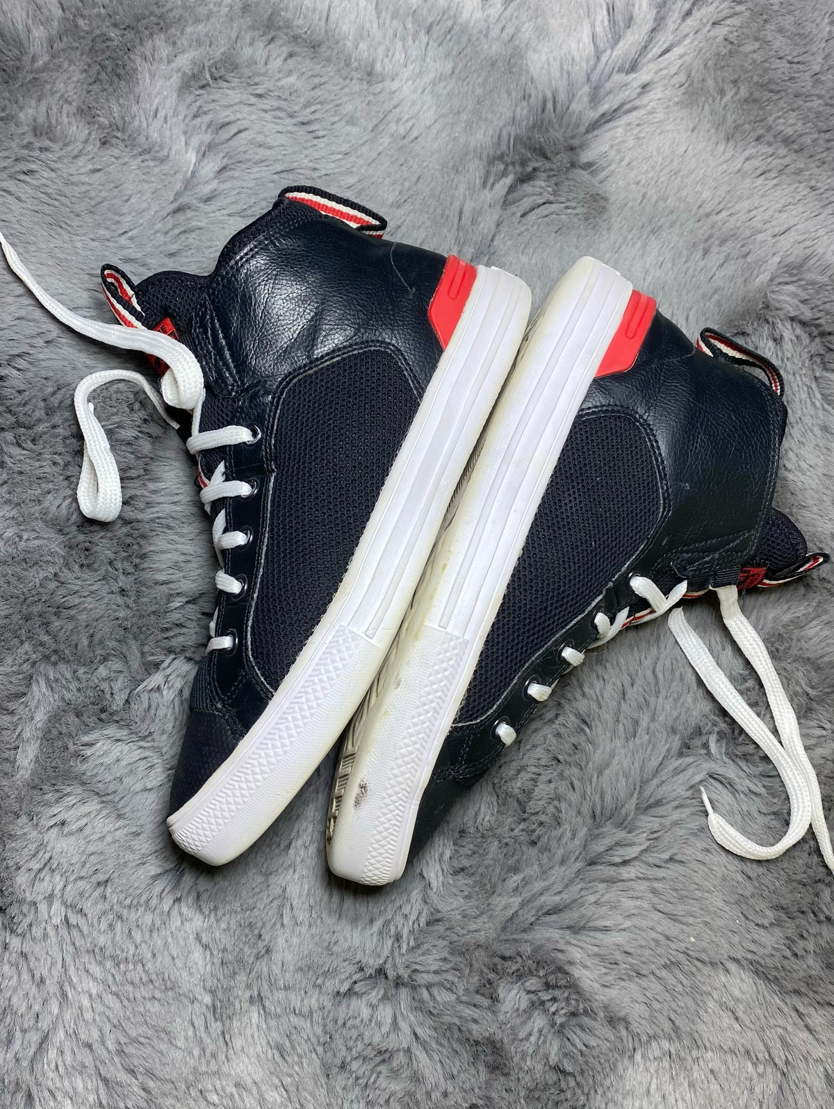 Converse ( Size 41 / 7.5 )